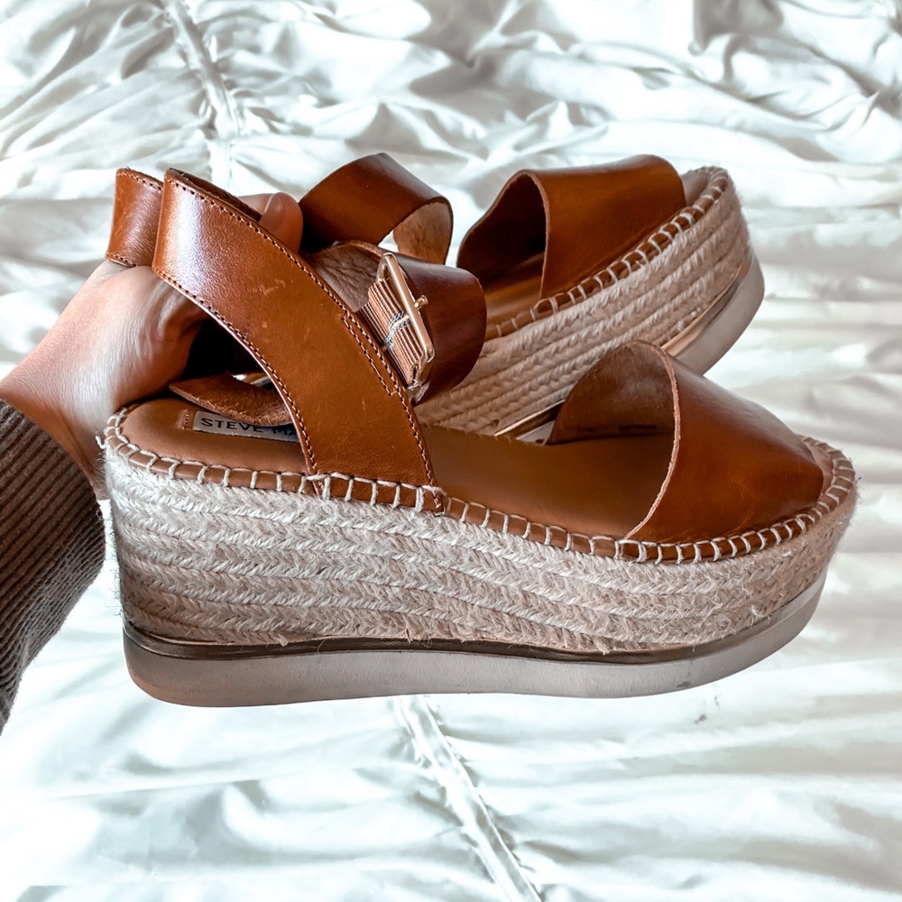 STEVE MADDEN PLATFORM SANDALS